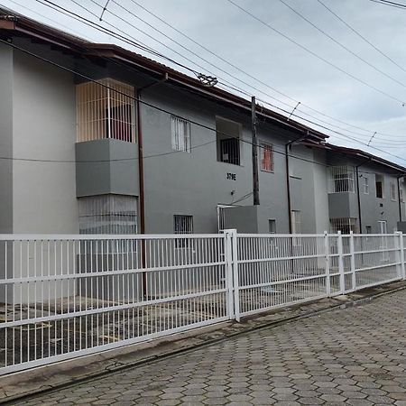 Apartamento Ubatuba - Praia Grande - 220M Da Praia Buitenkant foto