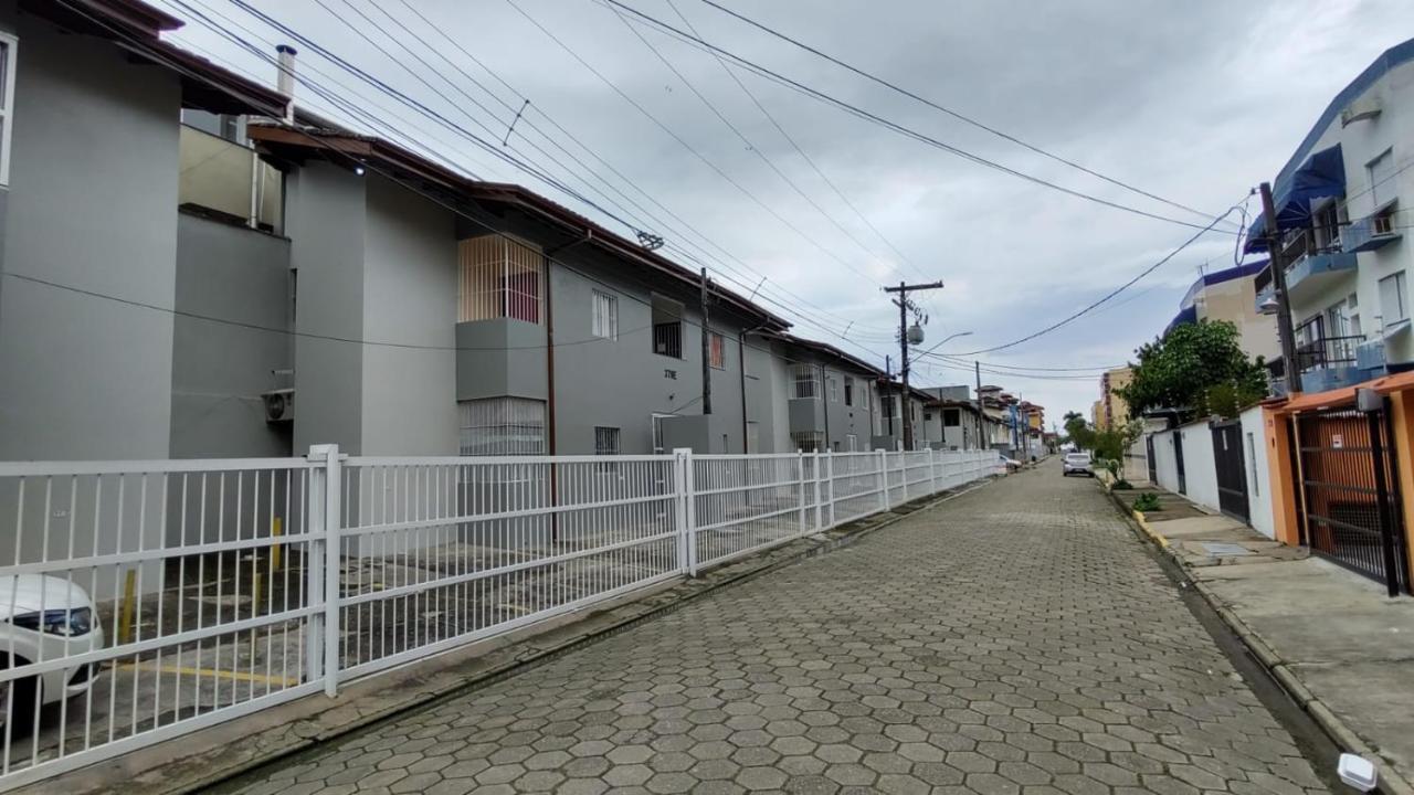 Apartamento Ubatuba - Praia Grande - 220M Da Praia Buitenkant foto